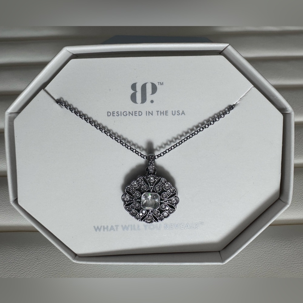 Bomb Party A Mirrored Gaze Necklace